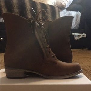 Aaminah boots from just fab